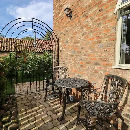 Decca Cottage Is Cheerful One Bedroom Cottage York Exterior photo