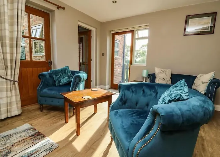Decca Cottage Is Cheerful One Bedroom Cottage