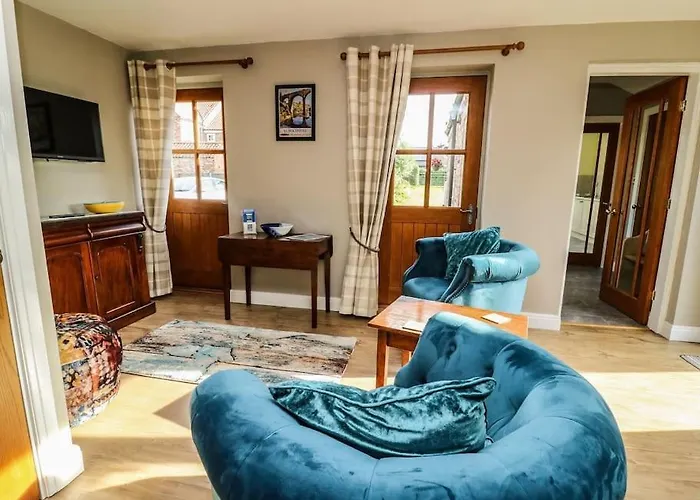 Decca Cottage Is Cheerful One Bedroom Cottage